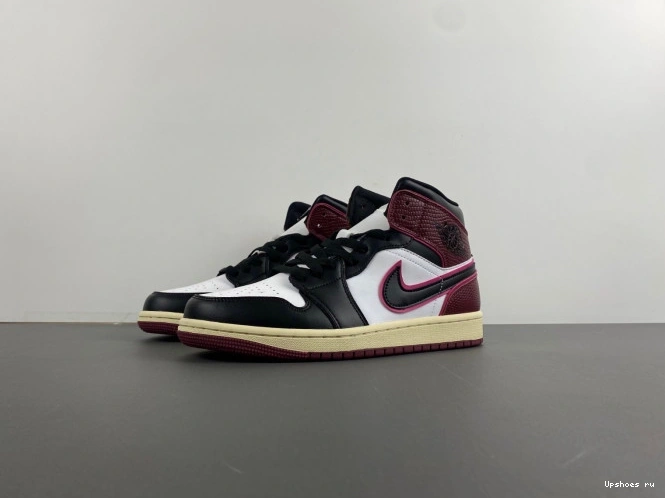 1 OG FQ7818-101 Jordan  Red High Air Black  0401